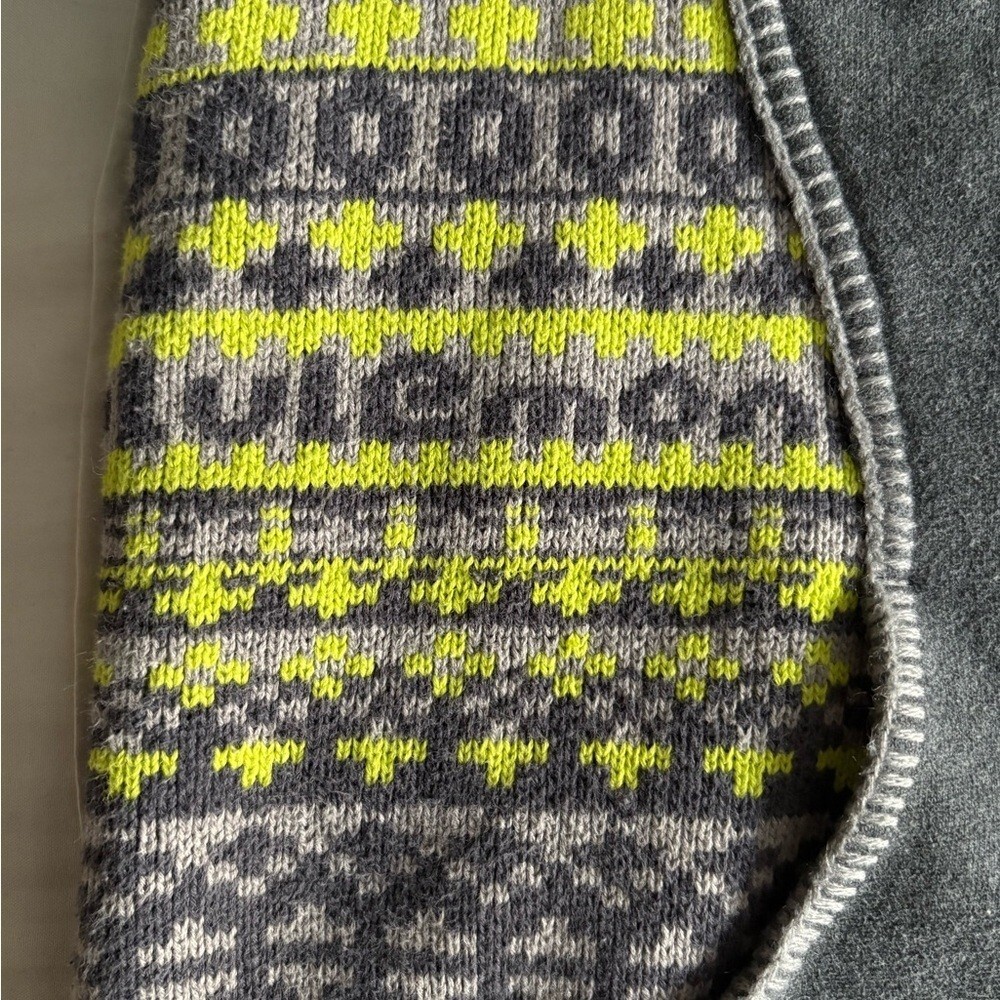 Vintage Lululemon Scuba Hoodie Special Edition Fair Isle Gray & Yellow - Picture 6 of 9
